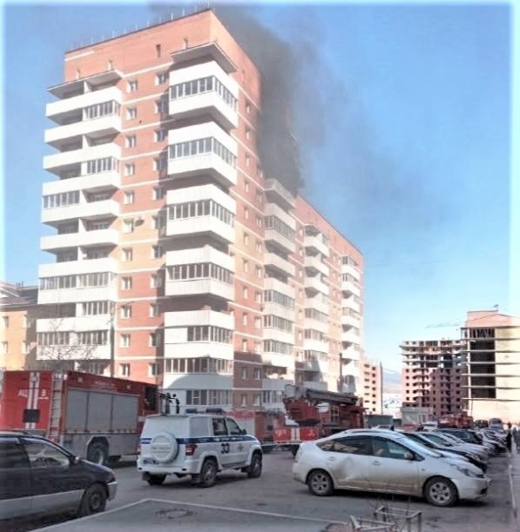 Сотрудники МЧС России ликвидировали пожар в многоэтажном доме 