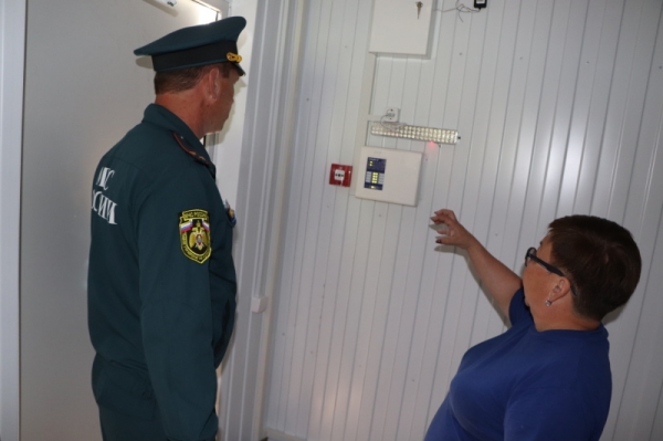 Сотрудники МЧС России провели учебную эвакуацию в детском лагере "Юность" 