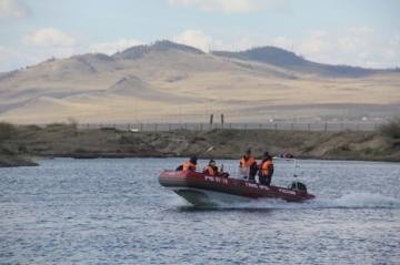 Спасатели МЧС России продолжают поиски утонувшего мужчины 