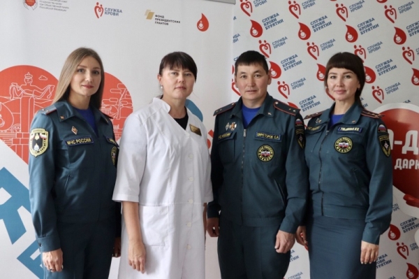 Сотрудники МЧС России приняли участие в акции «Донор в погонах» 