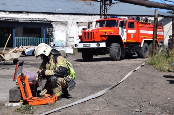 Сотрудники МЧС России ликвидировали условный пожар на режимном объекте 