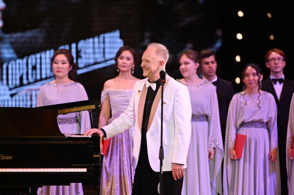 75-летний юбилей отмечает худрук Театра оперы и балета Владимир Рылов 