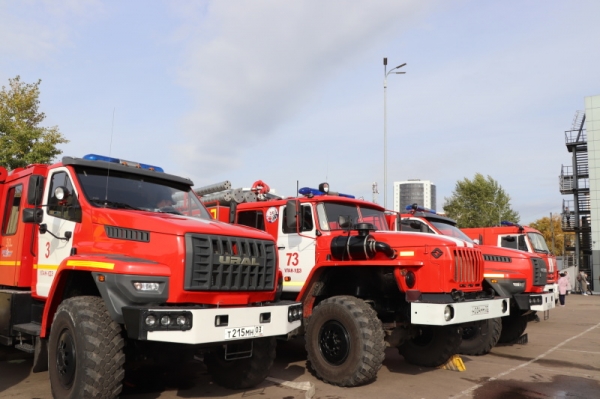 Пожарно-спасательные подразделения отработали действия по тушению возгорания в торгово-развлекательном центре 