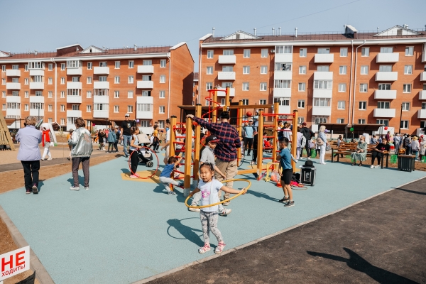 В Улан-Удэ установили самый большой игровой комплекс по проекту «1000 дворов Дальнего Востока»