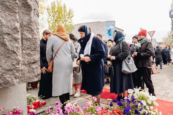 В Улан-Удэ открыли памятник врачам, погибшим от COVID-19
