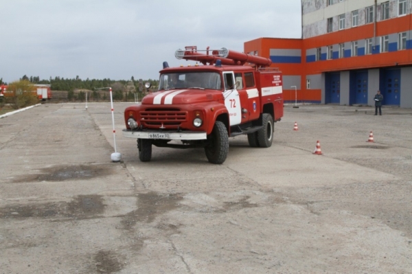 В Главном управлении выбрали лучшего водителя пожарного автомобиля 
