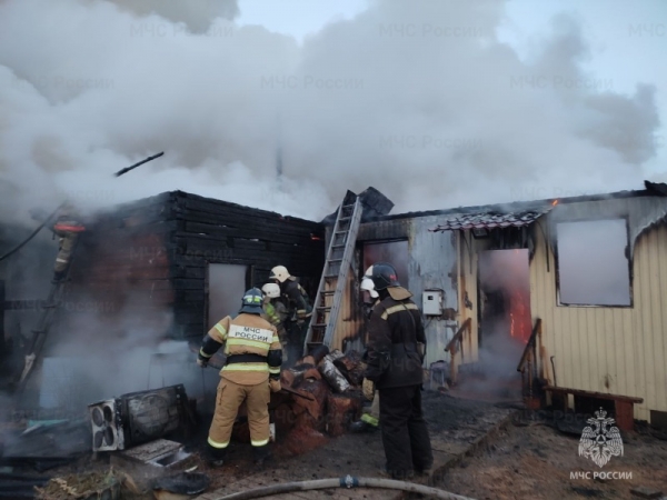 Огнеборцы ликвидировали пожар в СНТ "Строитель" в г. Улан-Удэ 
