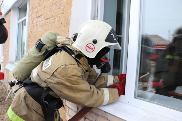 Пожарно-тактическое учение прошло в Гусиноозерском энергетическом техникуме 