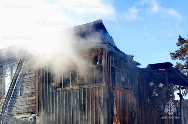 Неосторожность при курении привела к пожару с пострадавшим в Улан-Удэ 