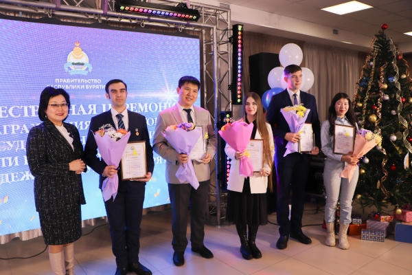 25 жителей Бурятии получили госпремии по поддержке талантливой молодежи