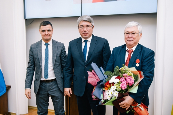 Пятерым жителям Бурятии вручили государственные награды Президента России