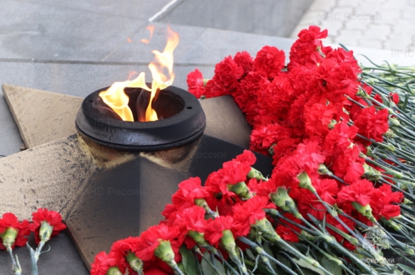 В преддверии Дня Героев Отечества прошла церемония возложения цветов 