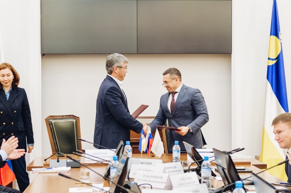 Правительство Бурятия и Сбербанк заключили соглашение о сотрудничестве в сфере устойчивого развития региона
