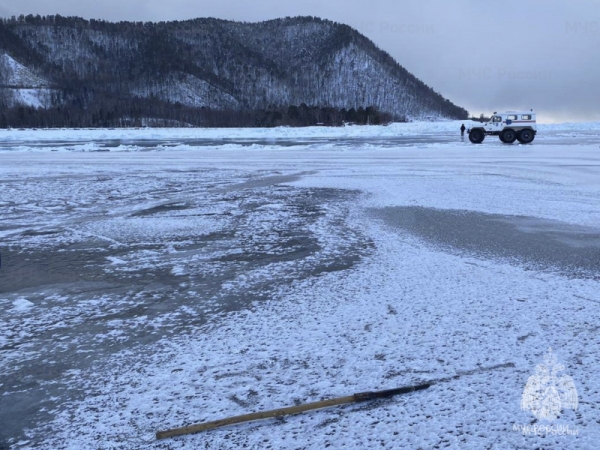 Выезд на лёд Байкала опасен! Первый трагический случай в Баргузинском районе 