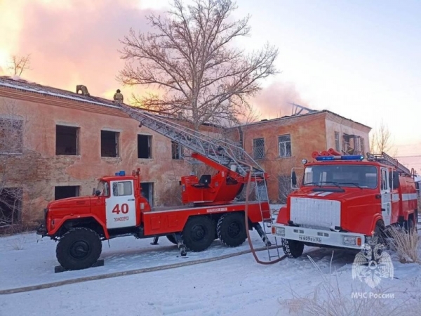 Огнеборцы ликвидировали крупный пожар в городе Гусиноозерск 