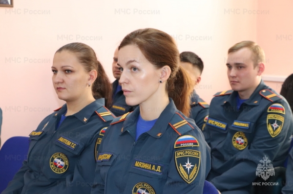 Сотрудники МЧС России приняли присягу 