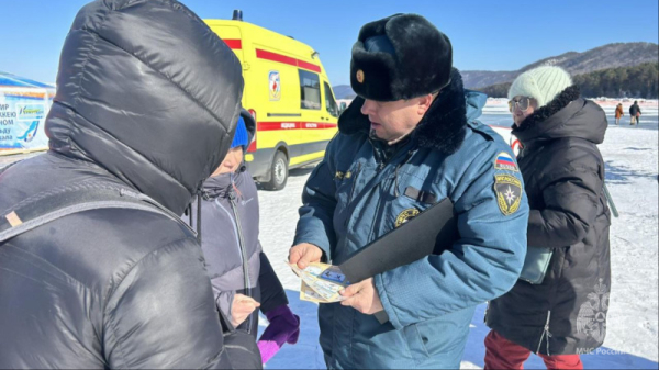 Сотрудники МЧС России обеспечивали безопасность фестиваля скорости «Байкальская миля» 