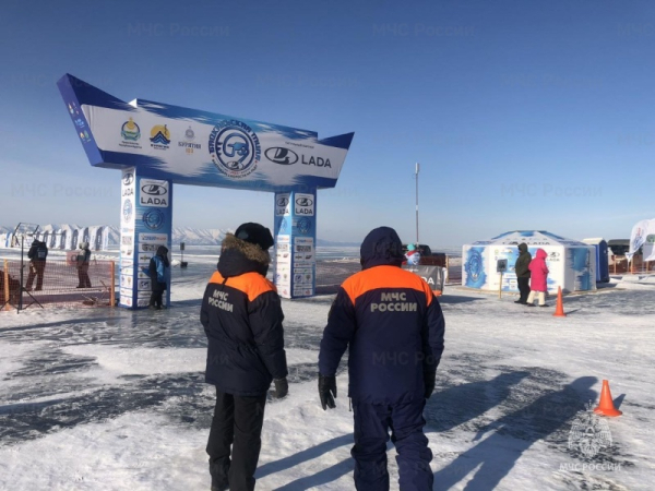 Сотрудники МЧС России обеспечивали безопасность фестиваля скорости «Байкальская миля» 