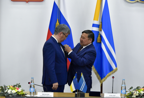 Главы республик Бурятия и Тыва подписали соглашение о сотрудничестве