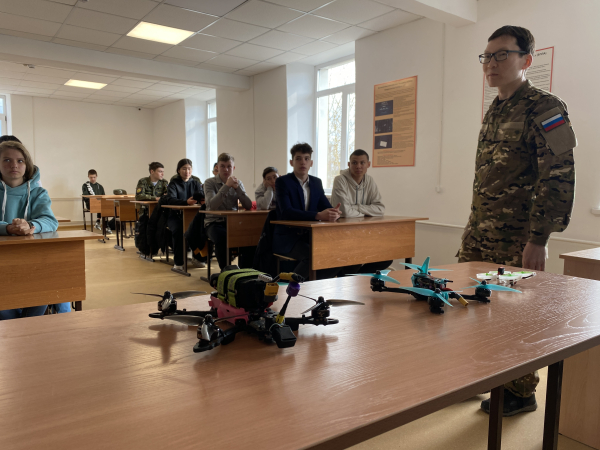 В России возрождают систему военно-спортивной подготовки и патриотического воспитания молодежи 