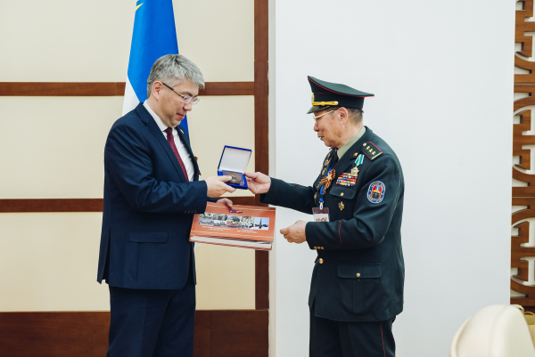 Ветерана боевых действий на Халхин-Голе наградили почетной медалью Республики Бурятия 