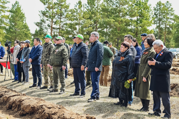 Лес в честь 100-летия Бурятии посадили в Монголии
