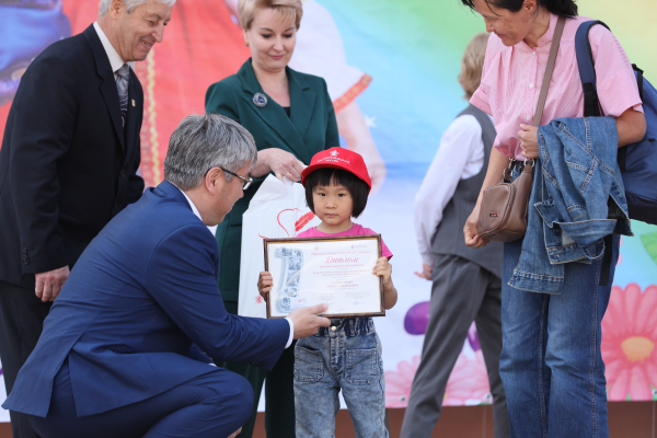 В Бурятии в День защиты детей наградили трех детей-героев