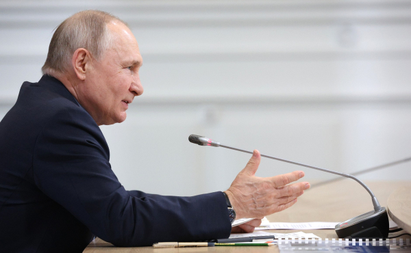 Глава Бурятии предложил Владимиру Путину ряд проектов по развитию речного судоходства 