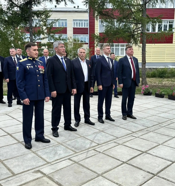 В Северобайкальске открыли памятник строителям БАМа