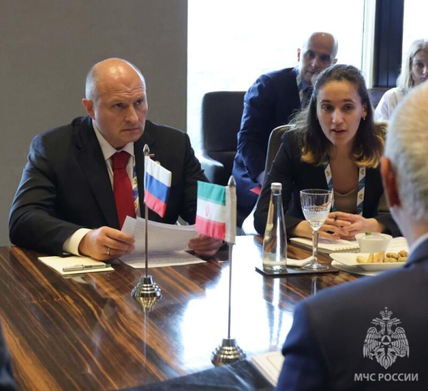 Министры МЧС России Александр Куренков и внутренних дел Исламской Республики Иран Эскандар Момени обсудили вопросы двустороннего сотрудничества 