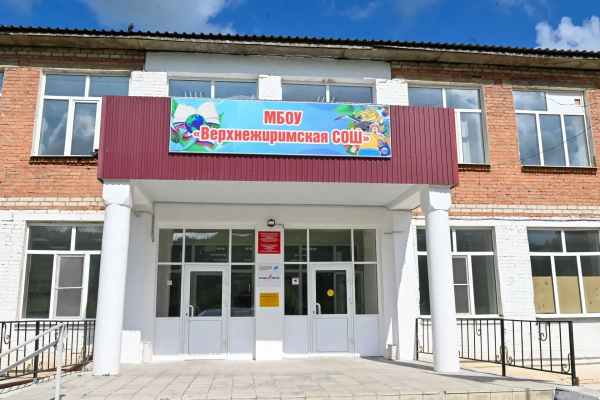 Глава Бурятии проинспектировал ход ремонта школ в Тарбагатайском районе