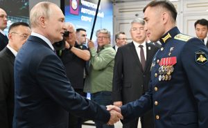 Владимир Путин поддержал предложение Дашибала Мункожаргалова о  благоустройстве военных городков через муниципалитеты
