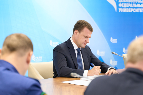 Юрий Трутнев: Приморский край и ДВФУ готовы к началу ВЭФ-2026 Юрий Трутнев: Приморский край и ДВФУ готовы к началу ВЭФ-2026