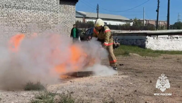 В Улан-Удэ прошли состязания добровольных пожарных команд У-УАЗ В Улан-Удэ прошли состязания добровольных пожарных команд У-УАЗ