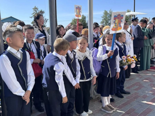 В селе Сосново-Озёрское Еравнинского района состоялось долгожданное открытие новой школы